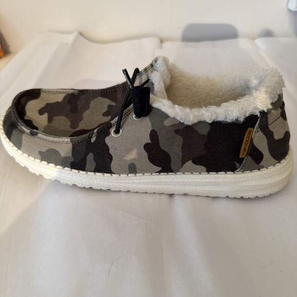 Hey Dude Boat Shoes Womens 8 Gray Green Camo Sherpa Lined Wendy Casual Comfort - Picture 6 of 7